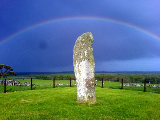 rainbow_over_stones_640x480.jpg