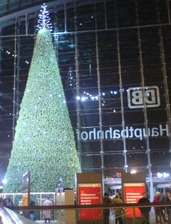 Berlin Hauptbahnhof Christmas Tree