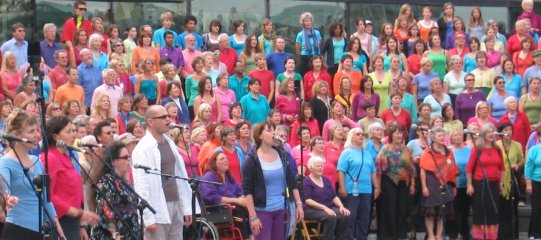 multicolored_singers2.jpg